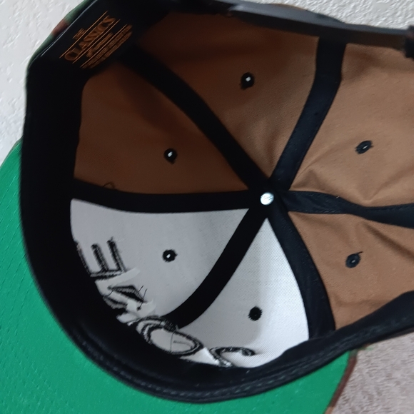 2 ONE - Picture 6 of 6